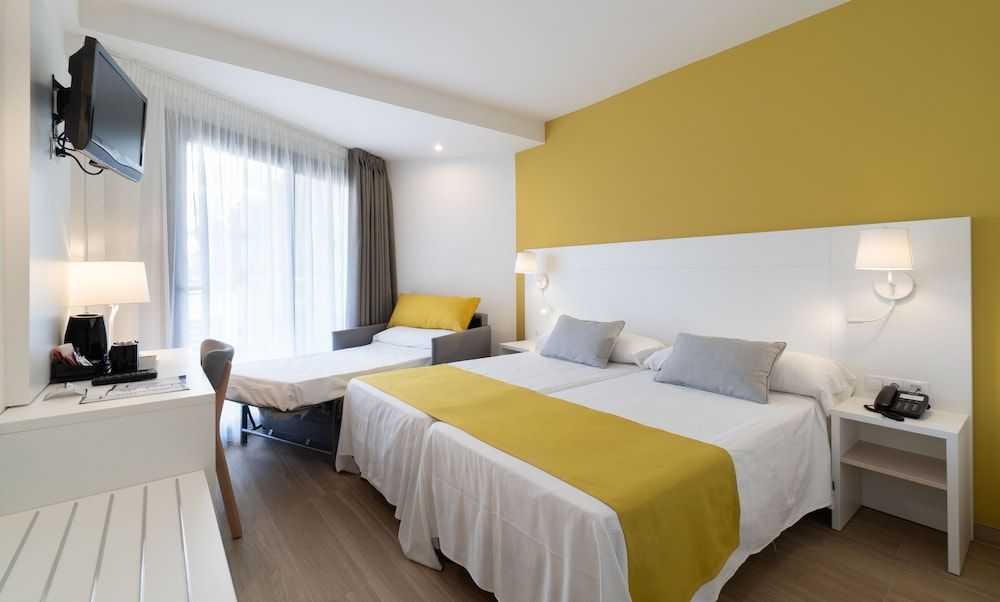 Family Room, Balcony, City View (2 Adults)