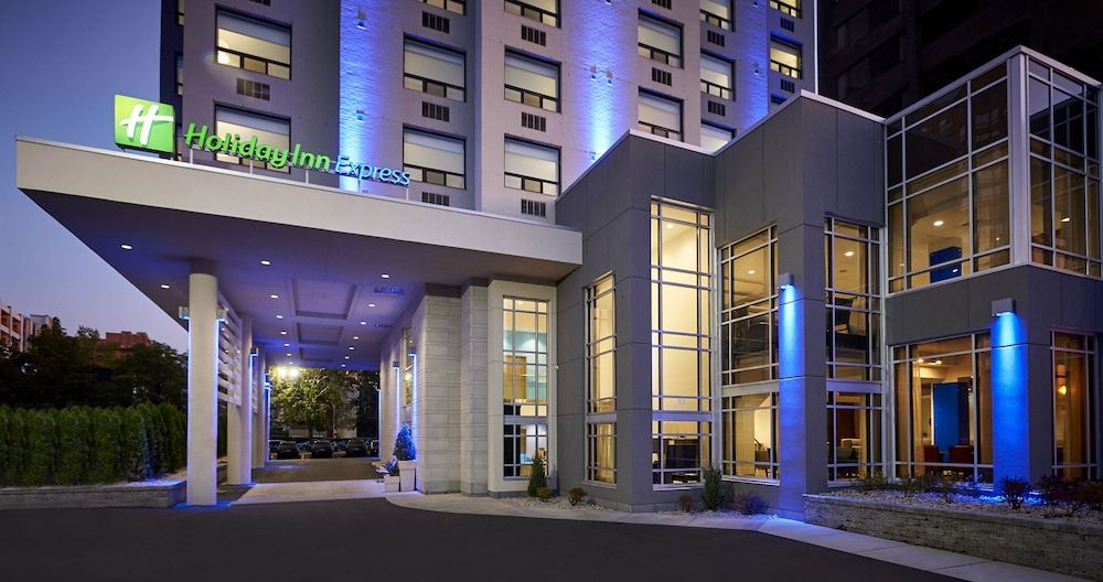 undefined Holiday Inn Express Windsor Waterfront by IHG 5