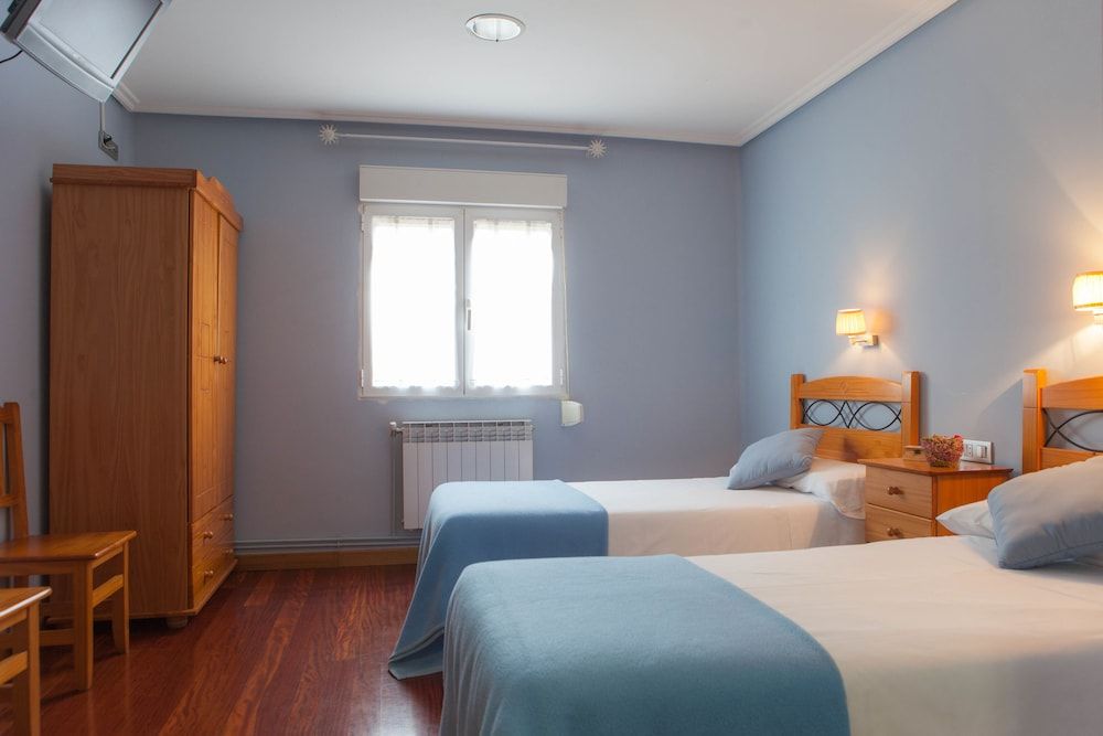 Casa Rural de Pobes Lagun Etxea Standard Twin Room 7