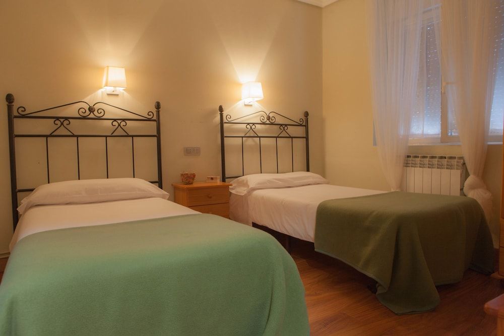 Casa Rural de Pobes Lagun Etxea Standard Twin Room 2