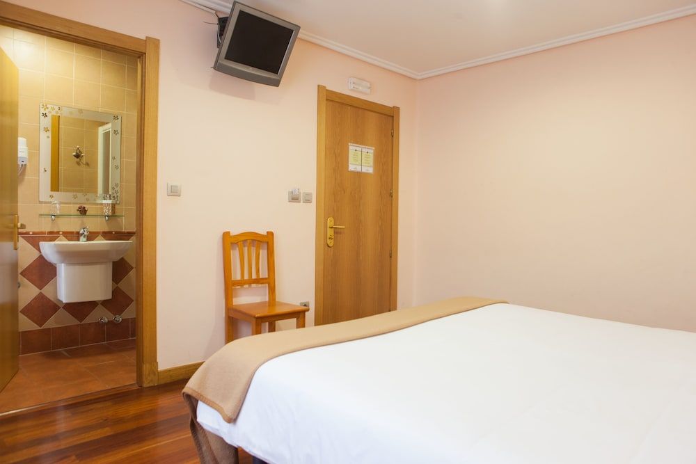 Casa Rural de Pobes Lagun Etxea Standard Double Room, 1 Double Bed 7