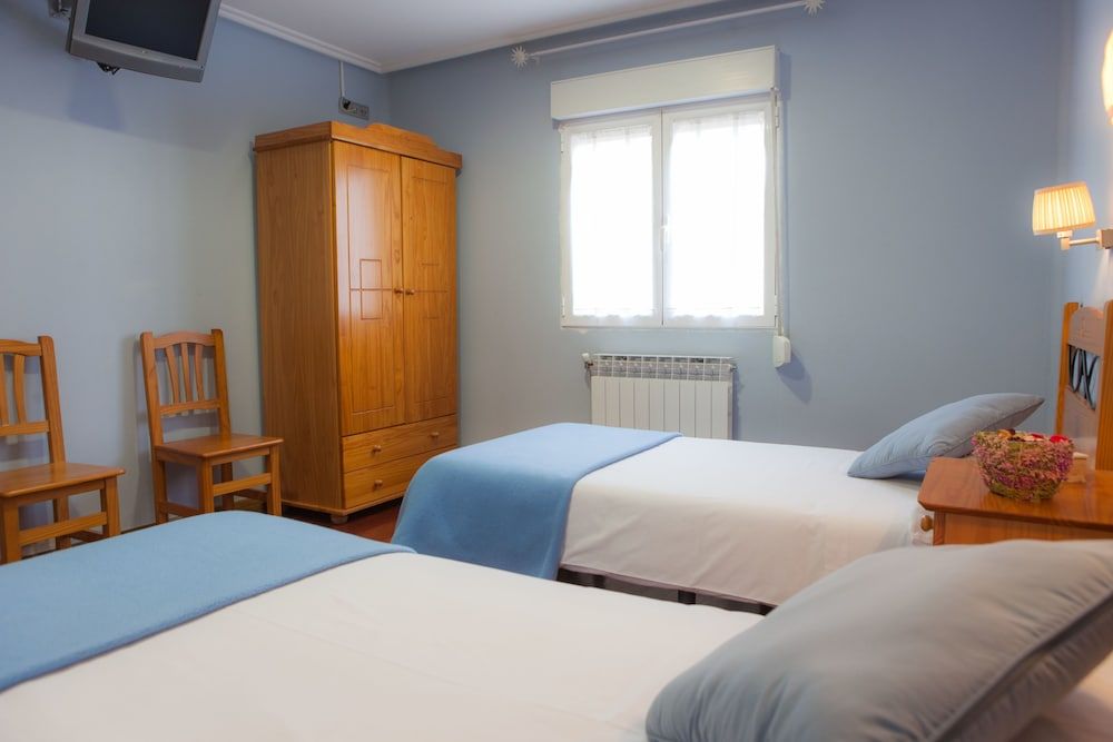 Casa Rural de Pobes Lagun Etxea Standard Twin Room 12