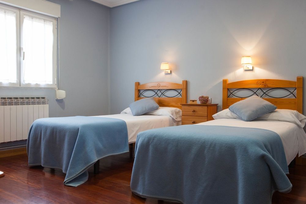 Casa Rural de Pobes Lagun Etxea Standard Twin Room 8