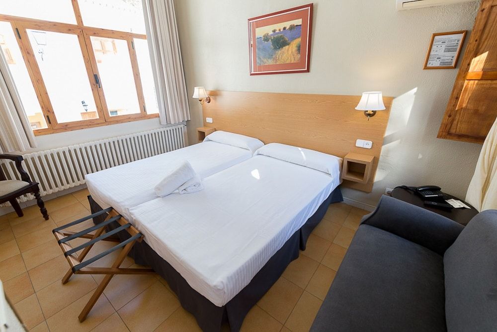 Villa Turística de Cazorla Double Room (Salon 2 adults + 1 children) 3