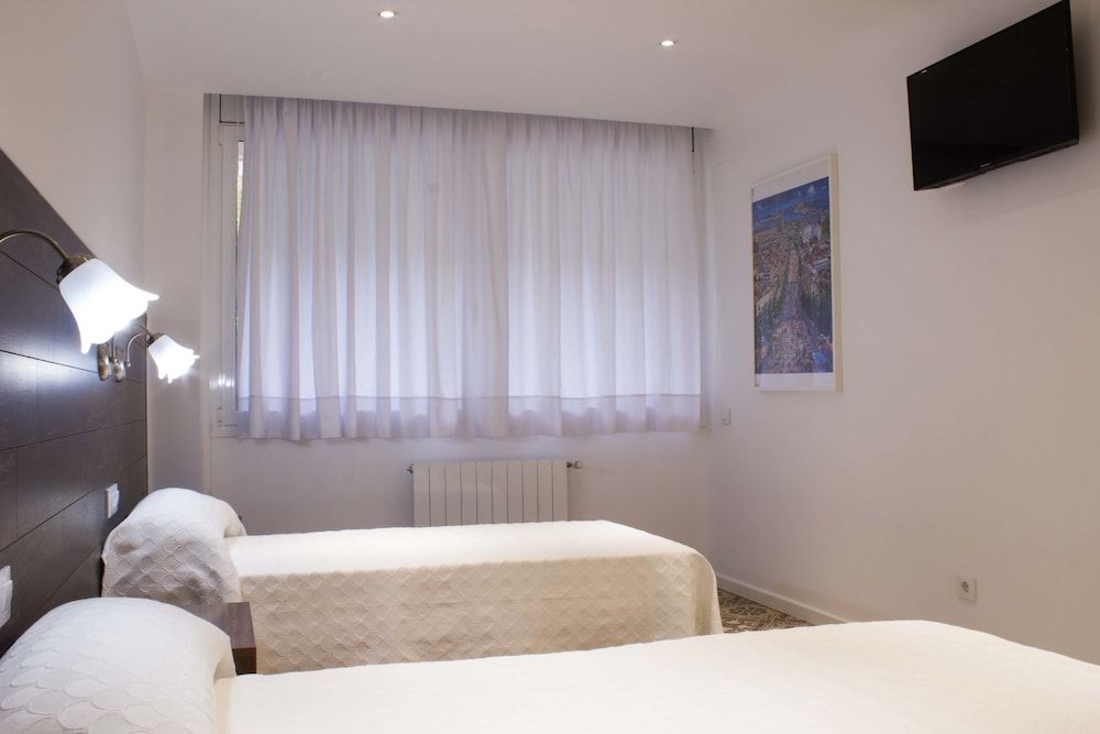 undefined Hostal Nova 7