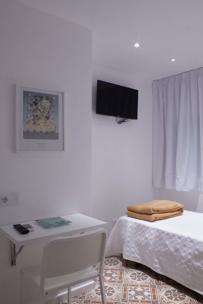 undefined Hostal Nova 8