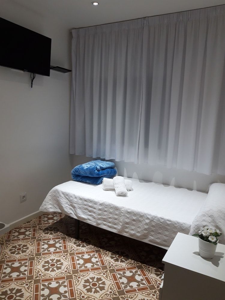 undefined Hostal Nova 10
