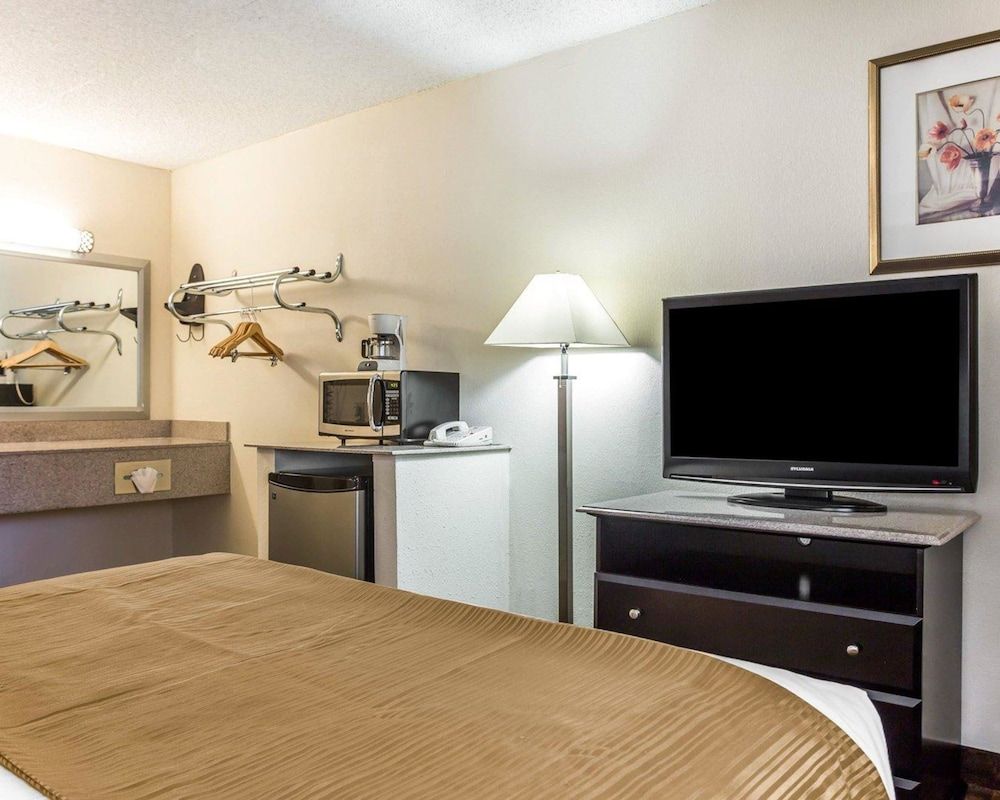 Suite, 1 King Bed with Sofa bed, Accessible, Non Smoking