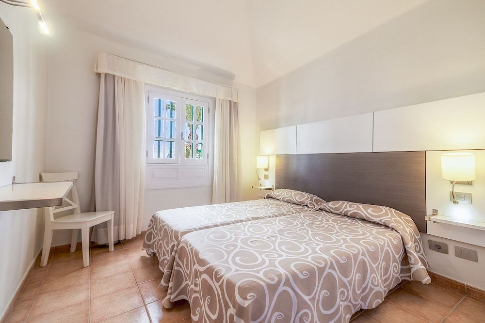 Apartamentos LIVVO Las Gaviotas Standard Plus Apartment (2 adults and 1 child)