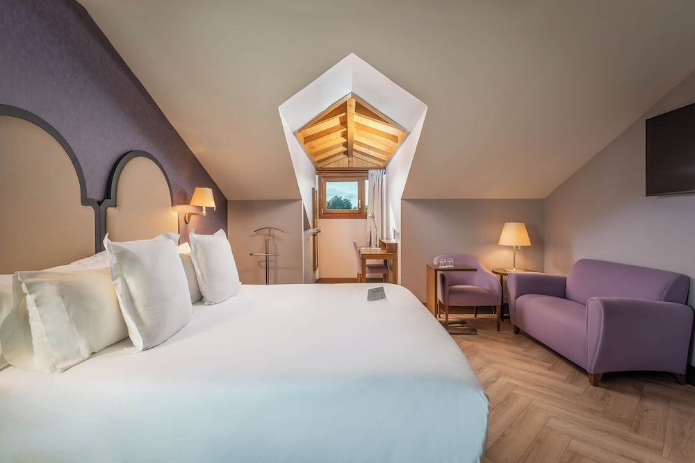 Superior Double Room (Astur Attic)