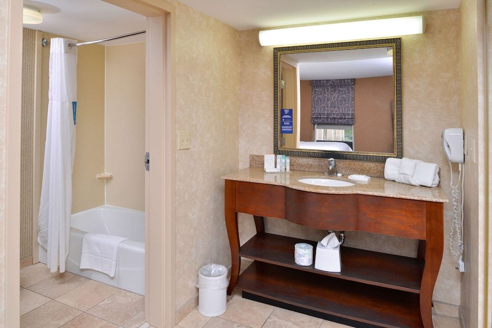Suite, 2 Queen Beds, Non Smoking