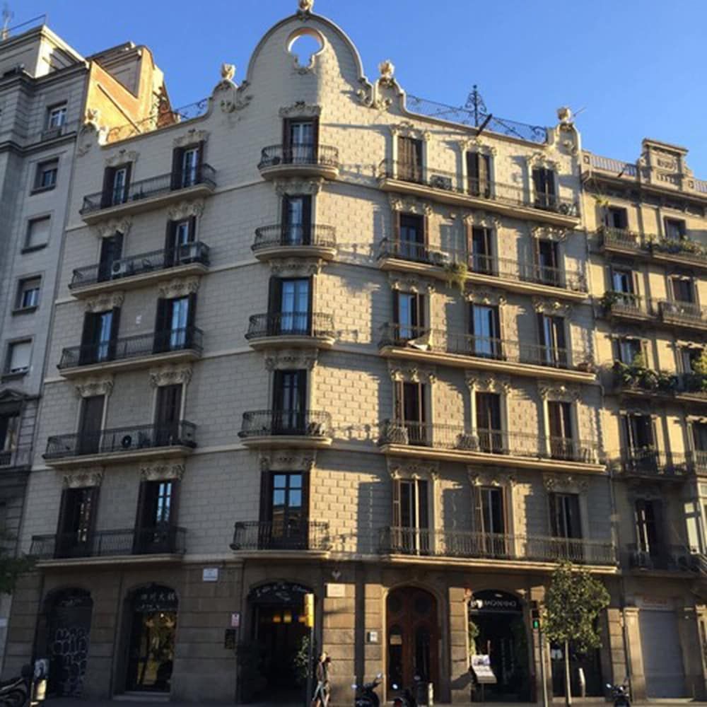 undefined Hostal Barcelona Travel 4