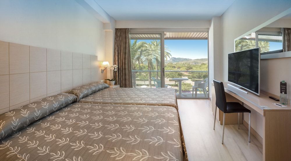 Hotel RH Bayren Parc Quadruple Room, Balcony (3 Adults and 1 Child)