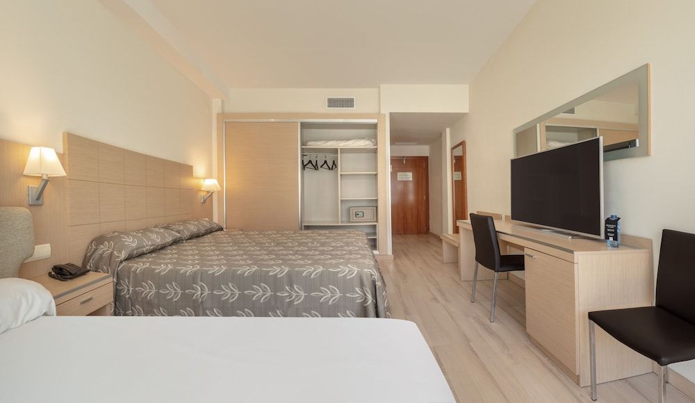 Hotel RH Bayren Parc Triple Room, Balcony (2 Adults and 1 Child)