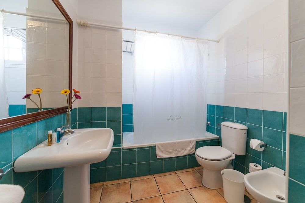 Apartment 1 room with Car Rental Included