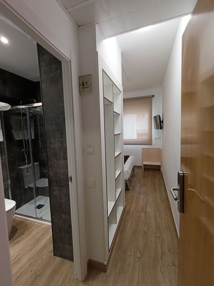 Hotel Travessera Double Room 8