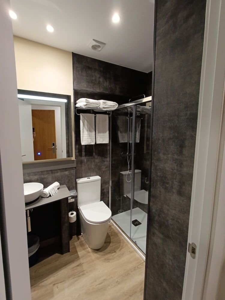 Hotel Travessera Double Room 11