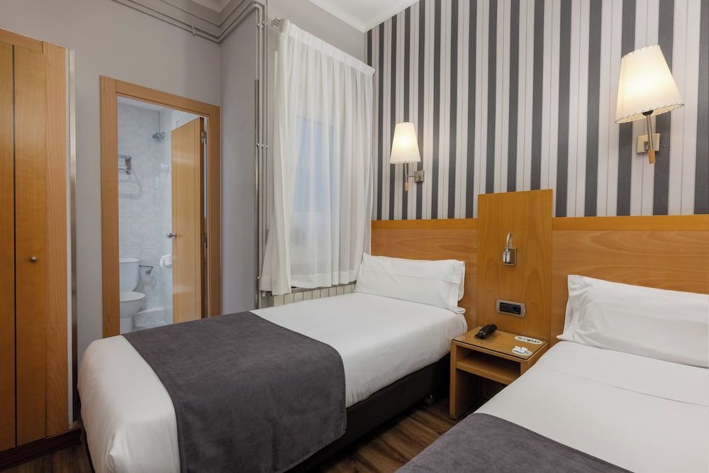 Hotel Lyon Double Room 10