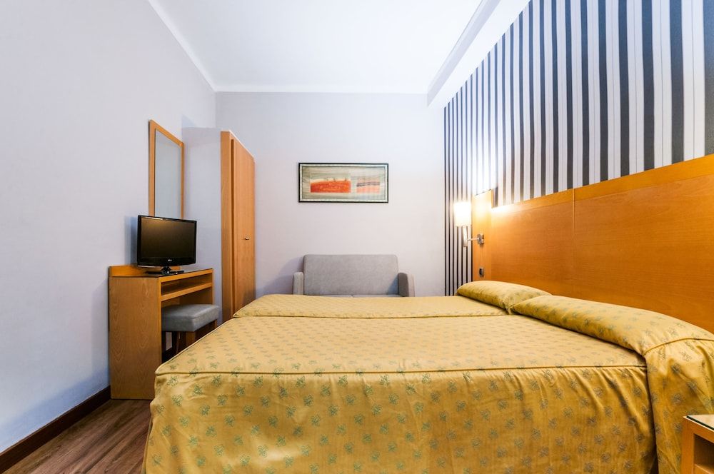 Hotel Lyon Double Room 4