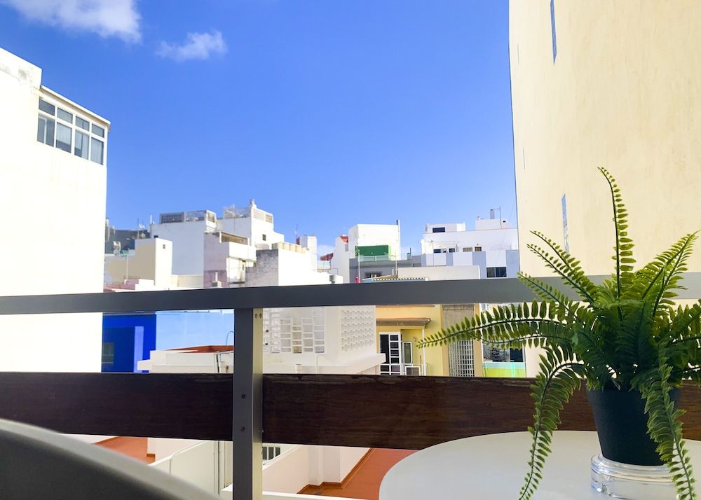 Traditional Studio, Balcony, Garden View