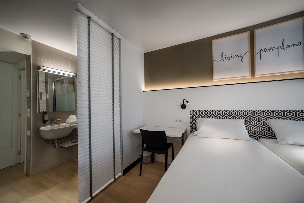 Hotel Bed4u Pamplona Standard Twin Room 6