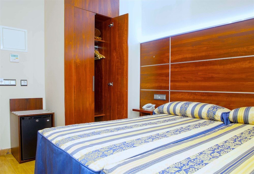 Hotel Castilla Guerrero Standard Room, 2 Twin Beds 2