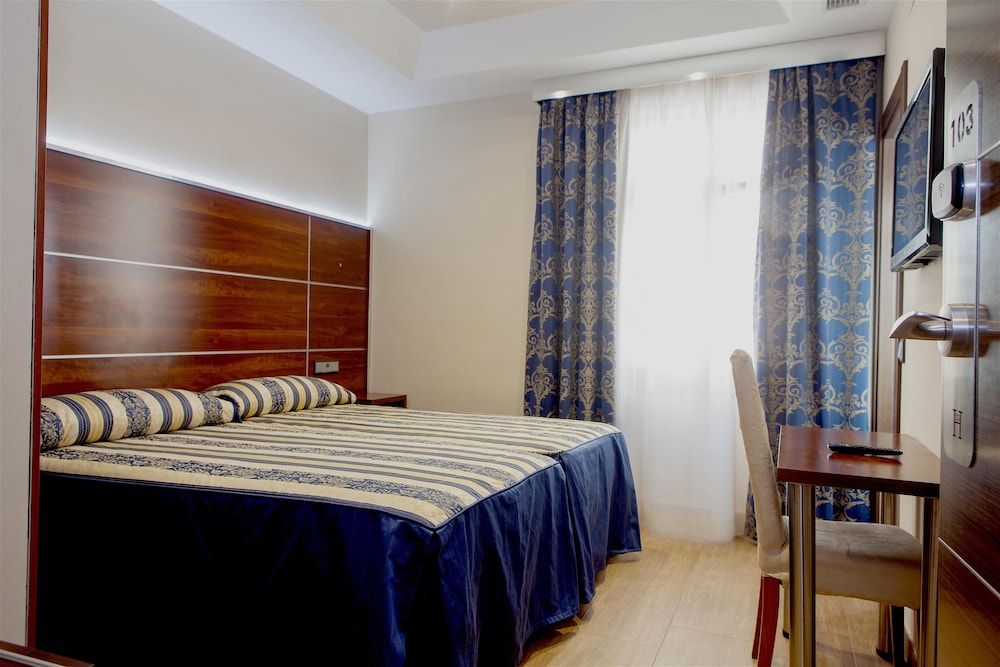 Hotel Castilla Guerrero Standard Room, 2 Twin Beds