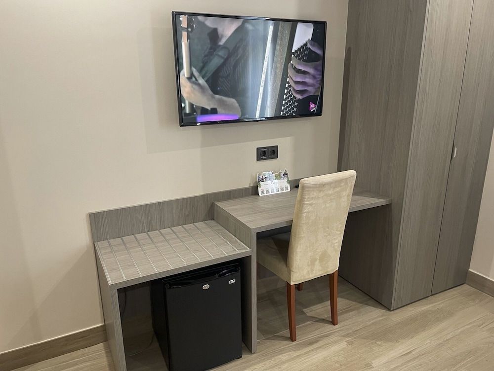 Hotel Castilla Guerrero Double Room 9