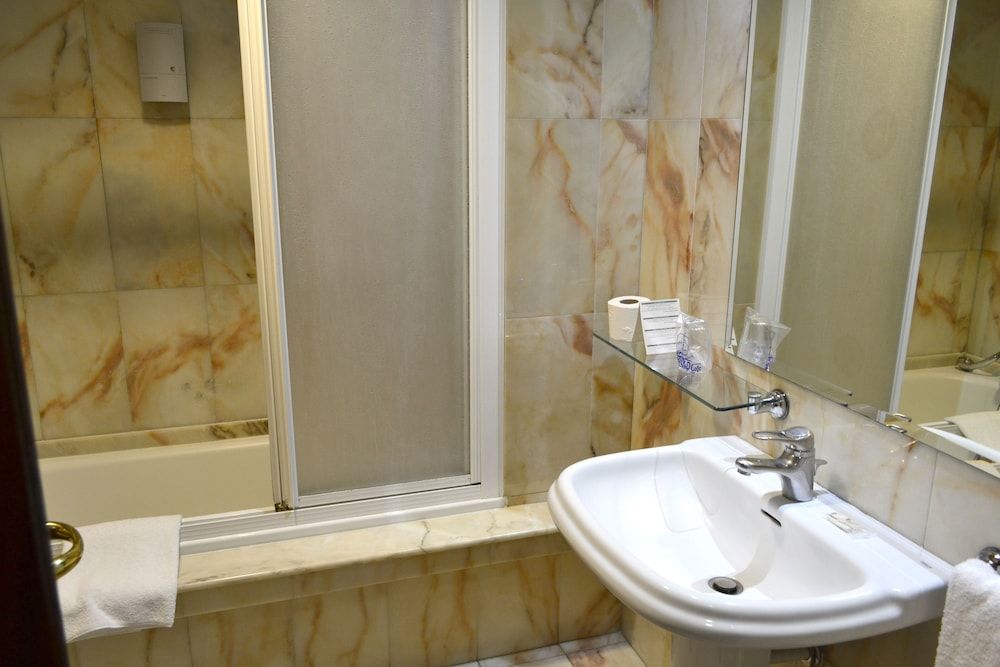 El Suizo Double or Twin Room 10