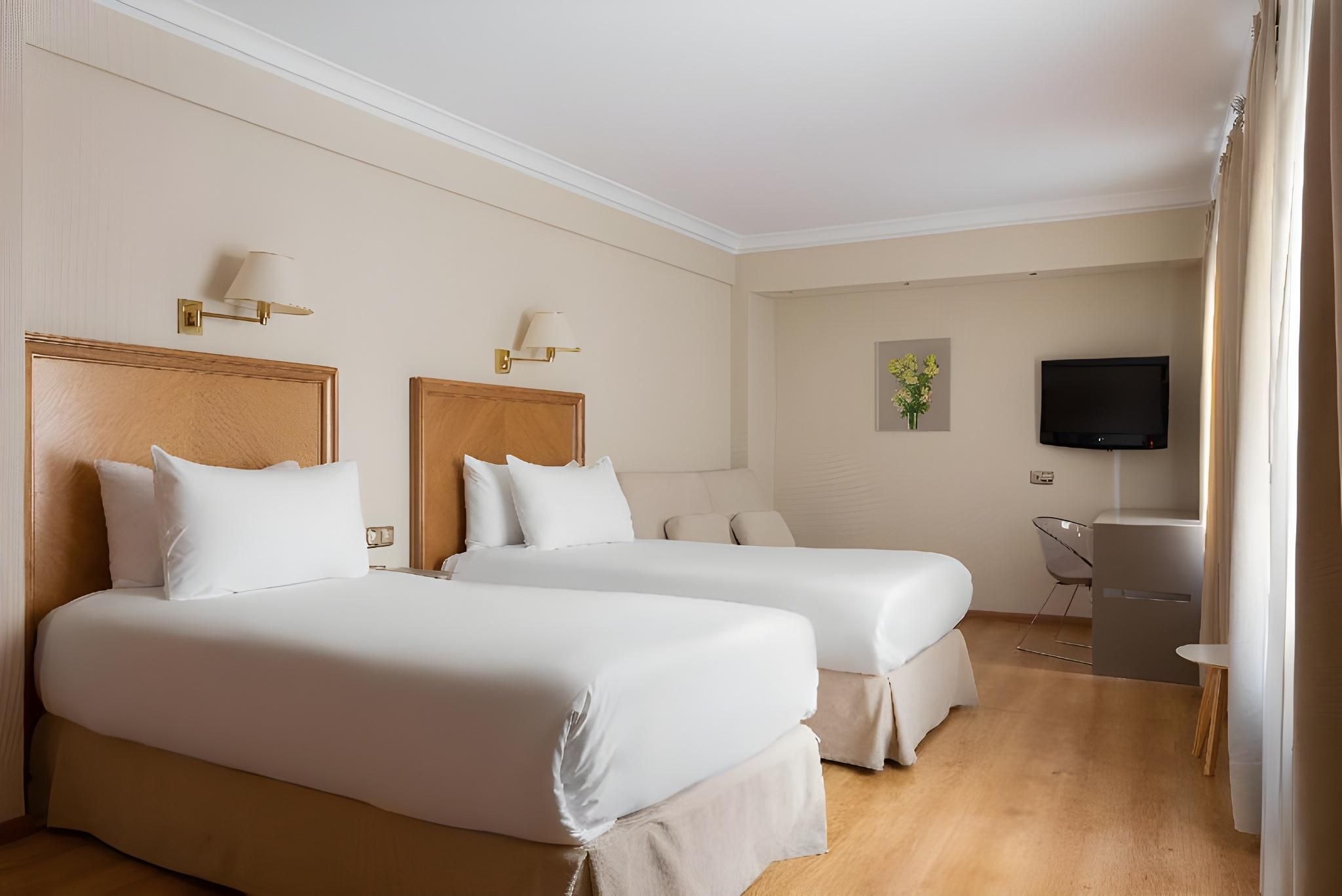 Crisol Almirante Bonifaz Twin Room 4