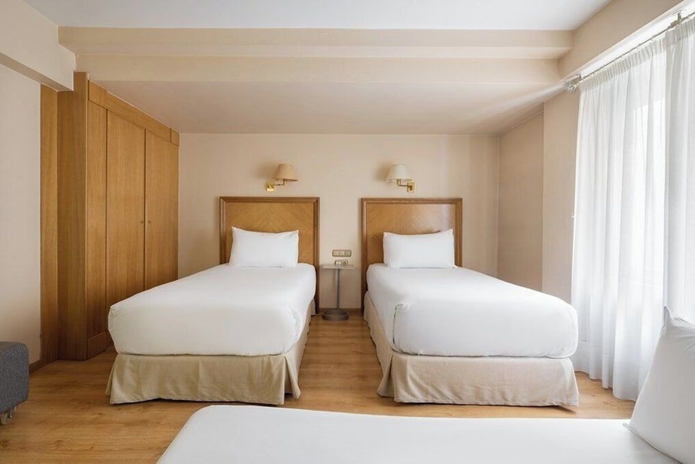 Crisol Almirante Bonifaz Twin Room 3