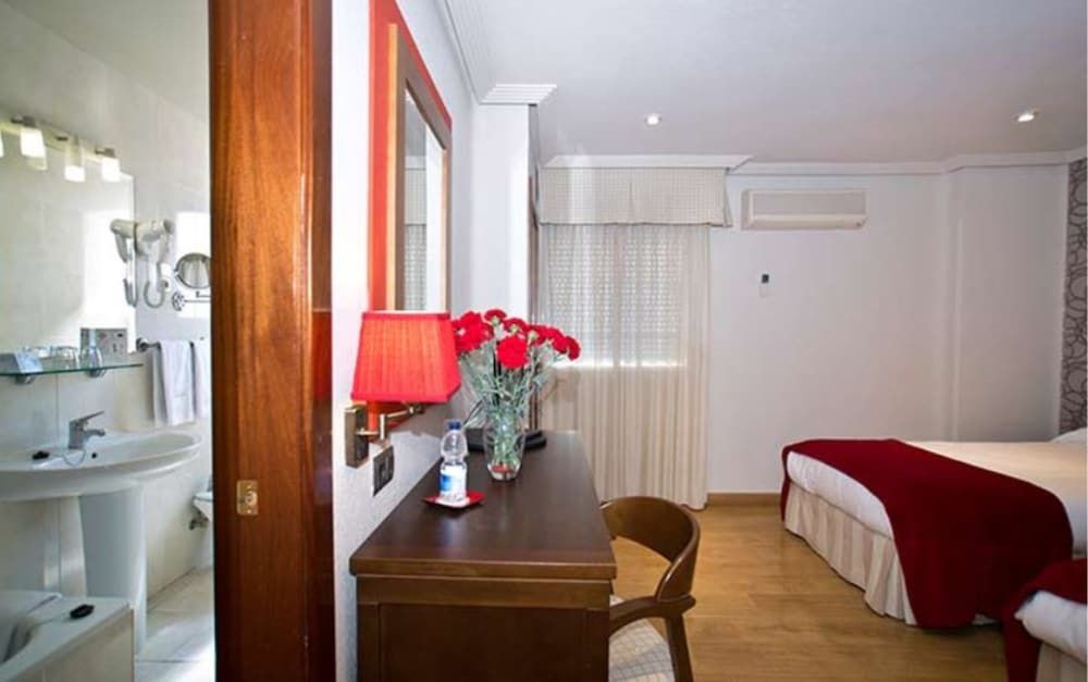 Hotel Costasol Triple Room 3