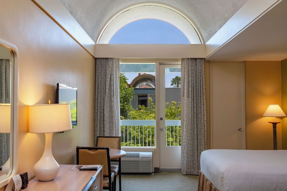 Howard Johnson by Wyndham Anaheim Hotel and Water Playground Economy Room, 2 Double Beds, Non Smoking (Building 3-6) 8