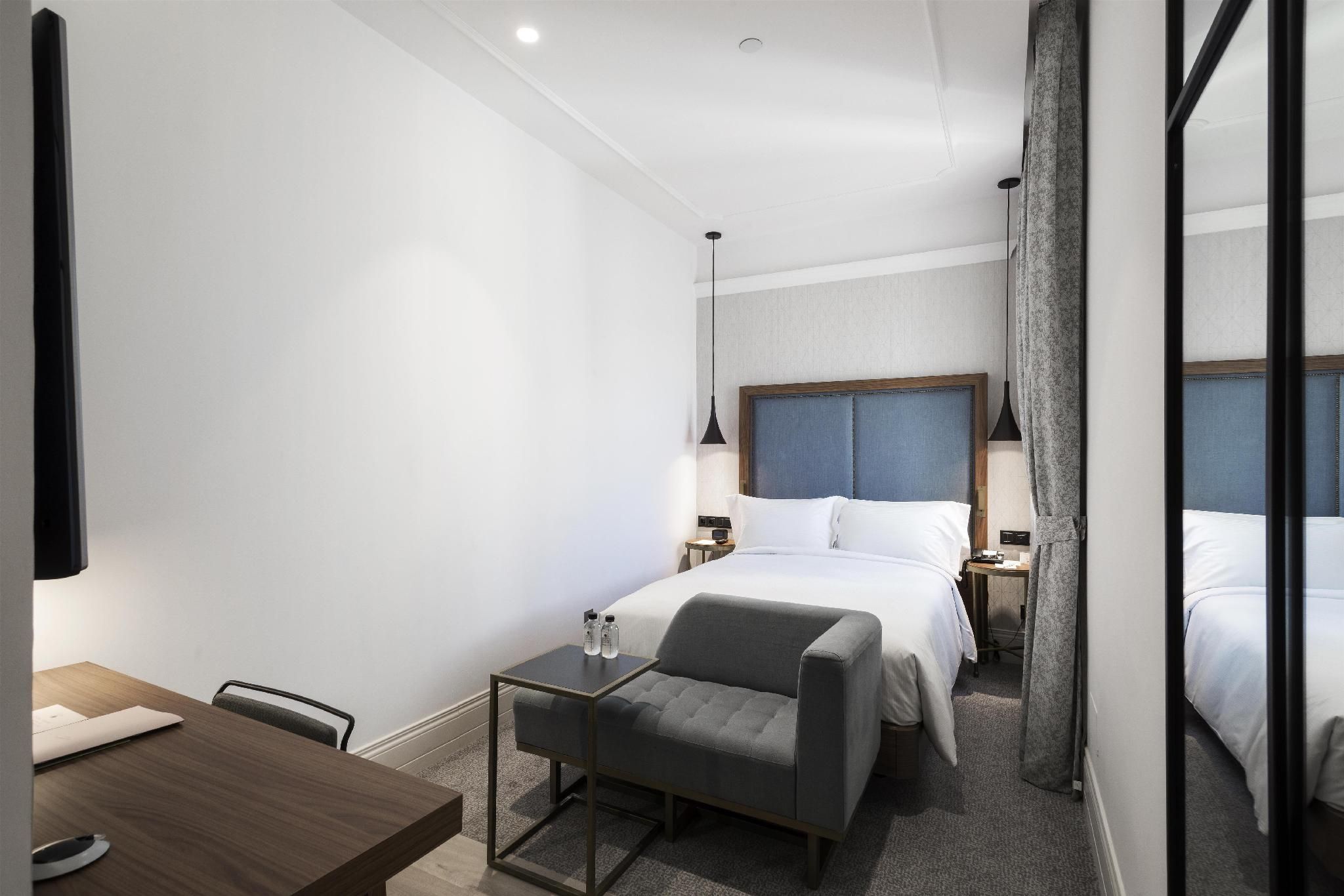 DoubleTree by Hilton Madrid-Prado ROOM WITH 1 DOUBLE BED FOR MAX 2 PERSONS