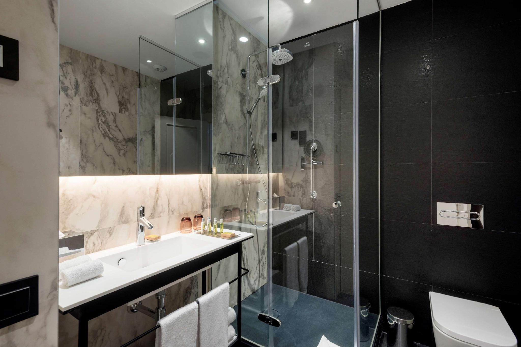 DoubleTree by Hilton Madrid-Prado ROOM WITH 1 DOUBLE BED FOR MAX 2 PERSONS 2
