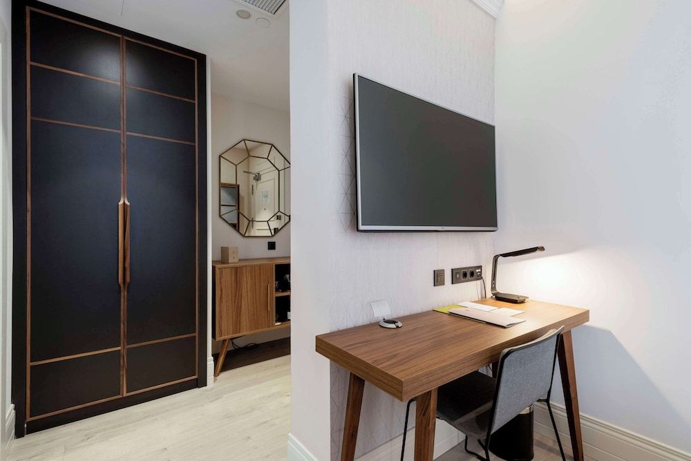 DoubleTree by Hilton Madrid-Prado Room, 1 Double Bed 9