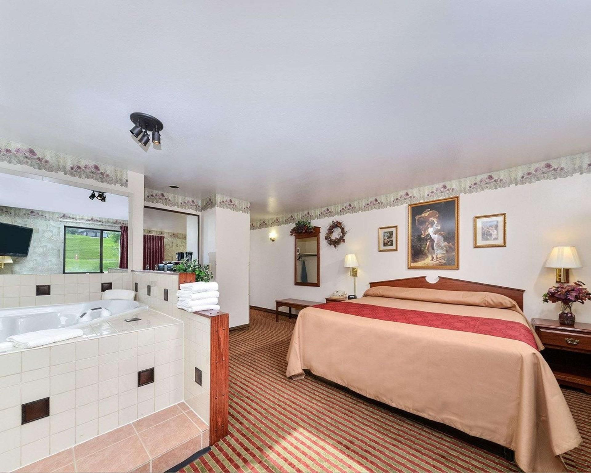 1 King Bed, Nonsmoking