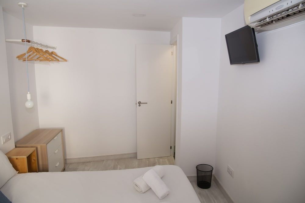 The Nomad Hostel Standard Double Room (Window to Courtyard) 3