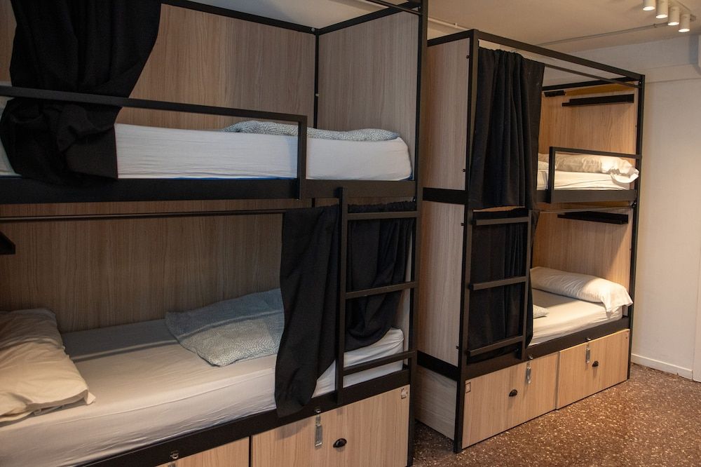 Yellow Nest Hostel Barcelona Shared Dormitory, Mixed Dorm, Shared Bathroom (1 bed in 8 Bed Dorm)