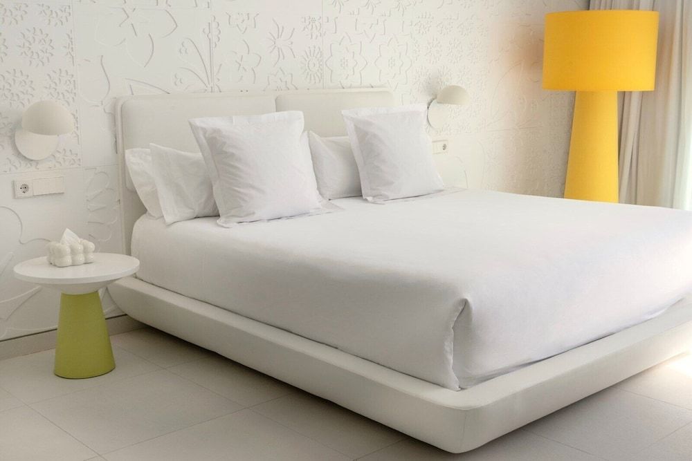 Executive Double Room, Balcony (by Marcel Wanders)
