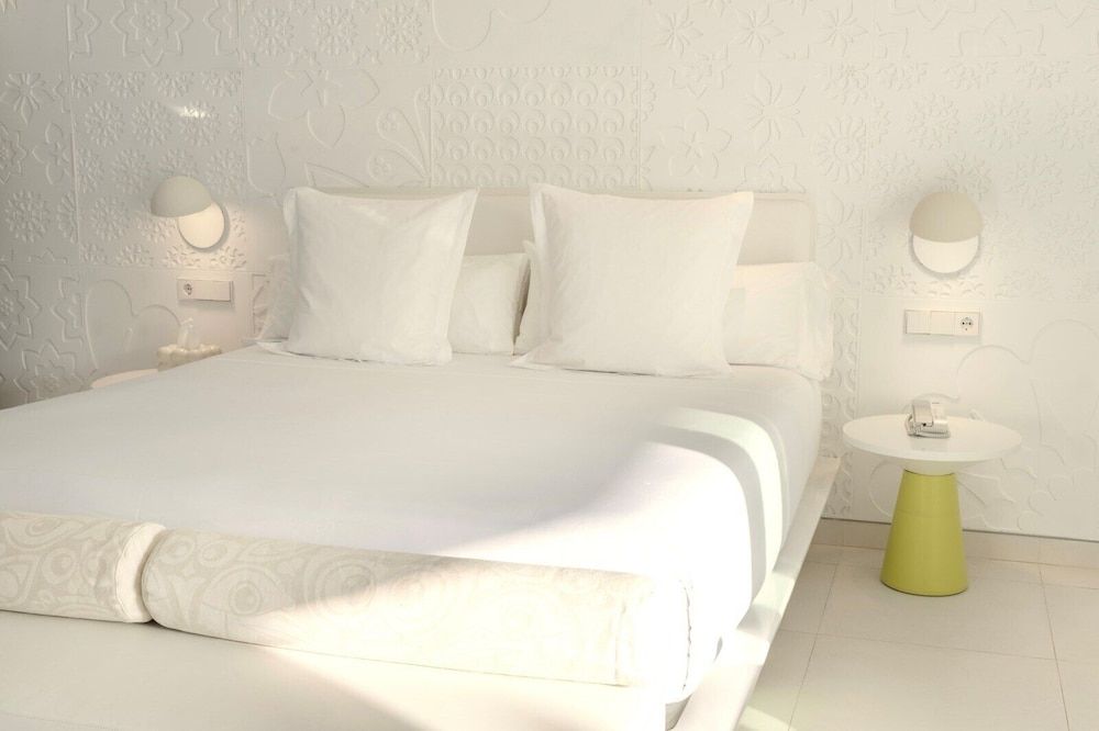 The Donna Portals Beach Level Room 3