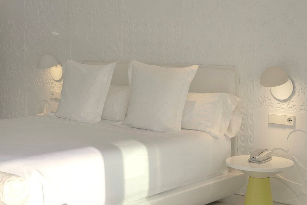 The Donna Portals Beach Level Room 4