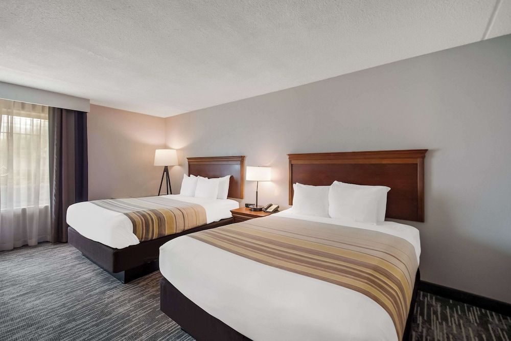 Room, 2 Queen Beds, Accessible, Non Smoking (Roll-in Shower)