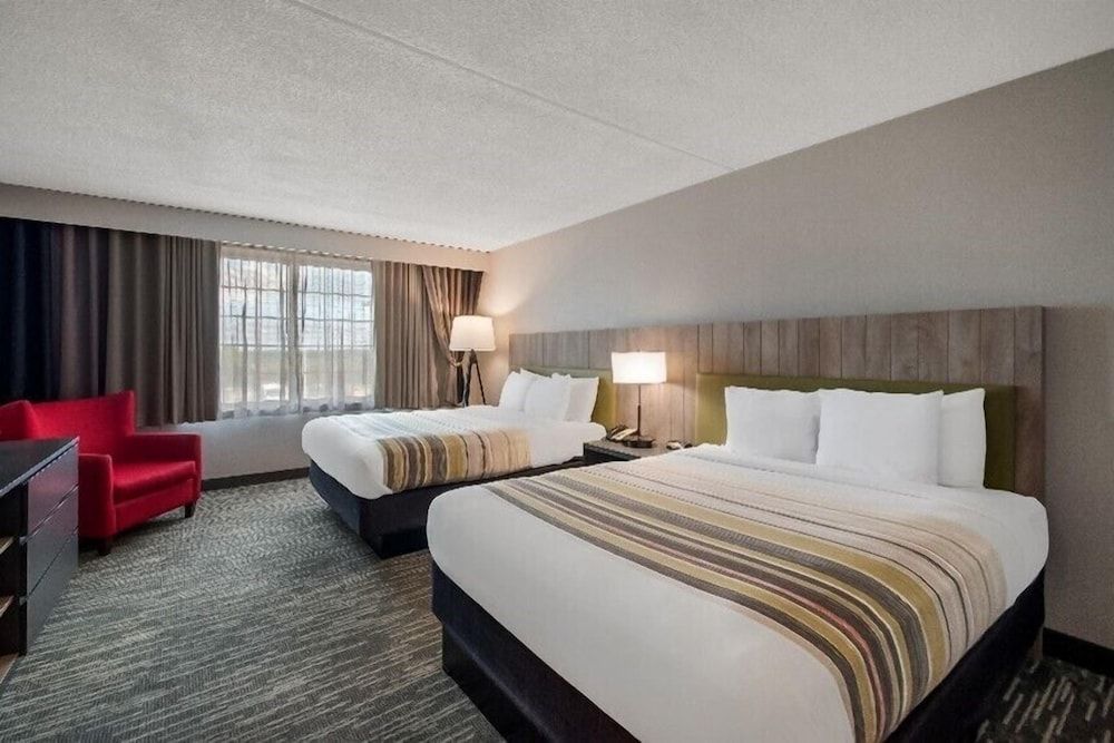 Room, 2 Queen Beds, Accessible, Non Smoking (Roll-in Shower)