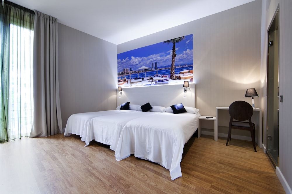 undefined Hostal Bcn Ramblas 6