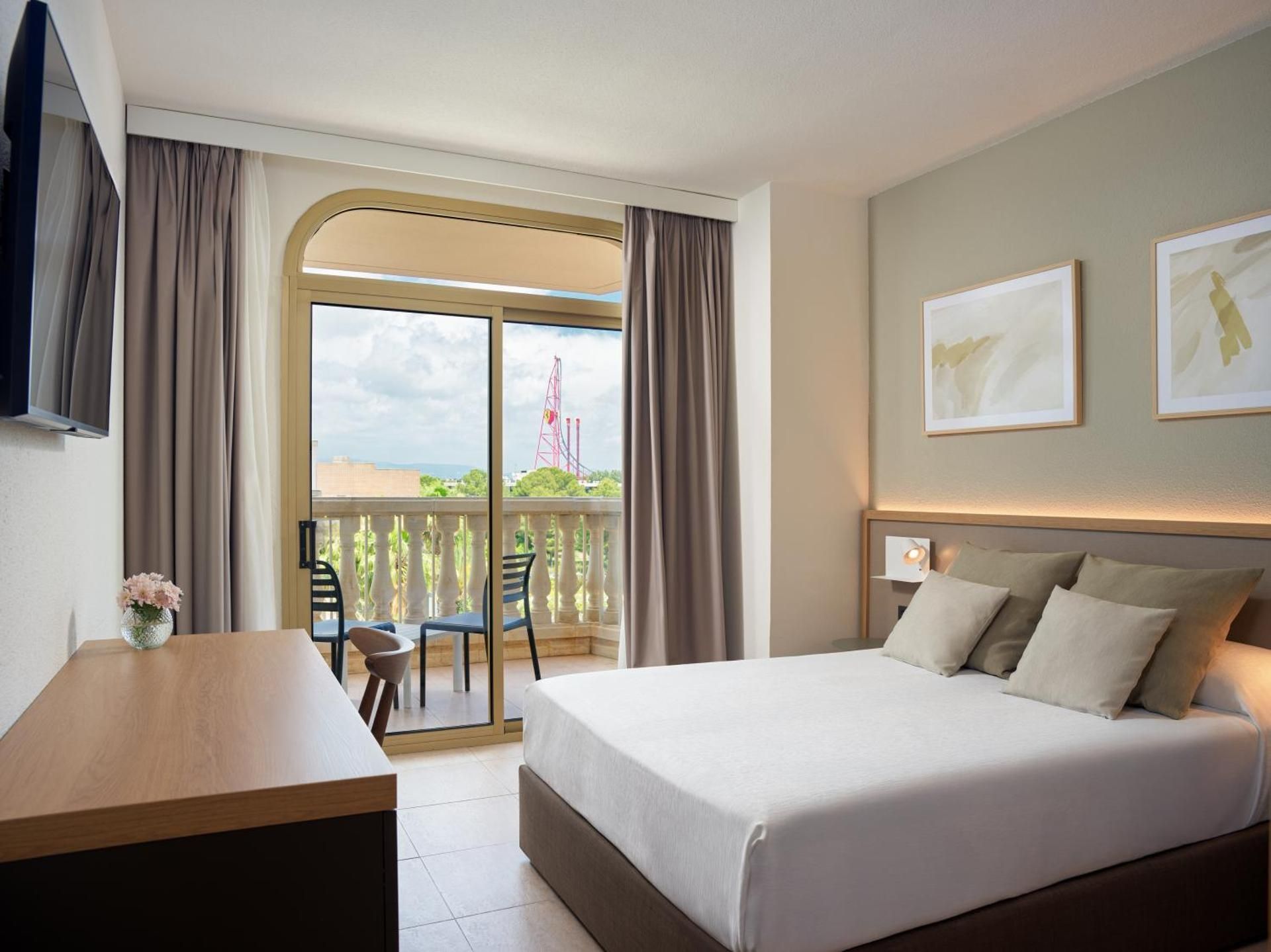 Standard (2 adults) with Access to Amusement Park + 1 Access to Ferrari Land