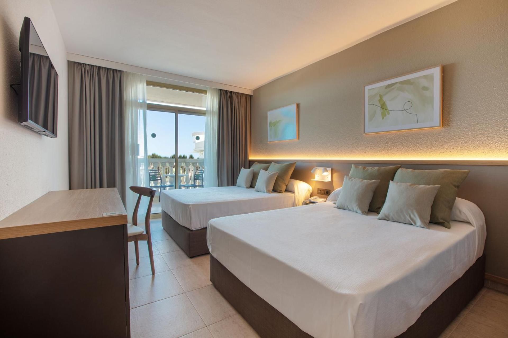 Standard with Pool View (3 adults)