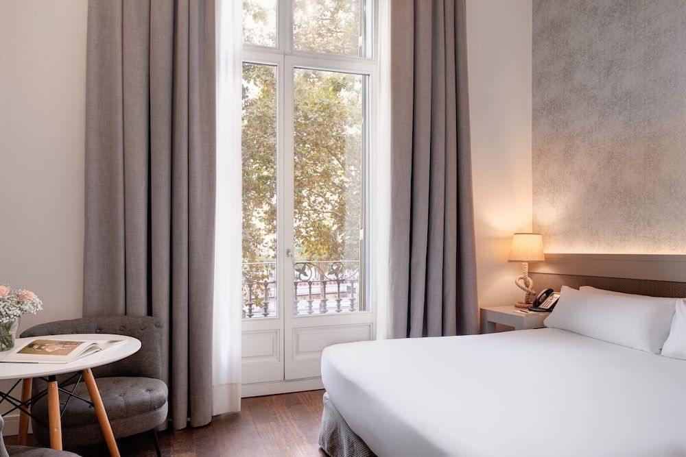 Duquesa Suites Landmark Hotel by Duquessa Hotel Collection Standard Room (Exterior) 3