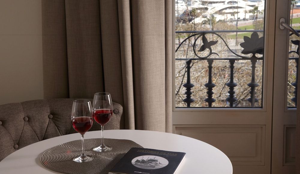 Duquesa Suites Landmark Hotel by Duquessa Hotel Collection Standard Room (Exterior) 2