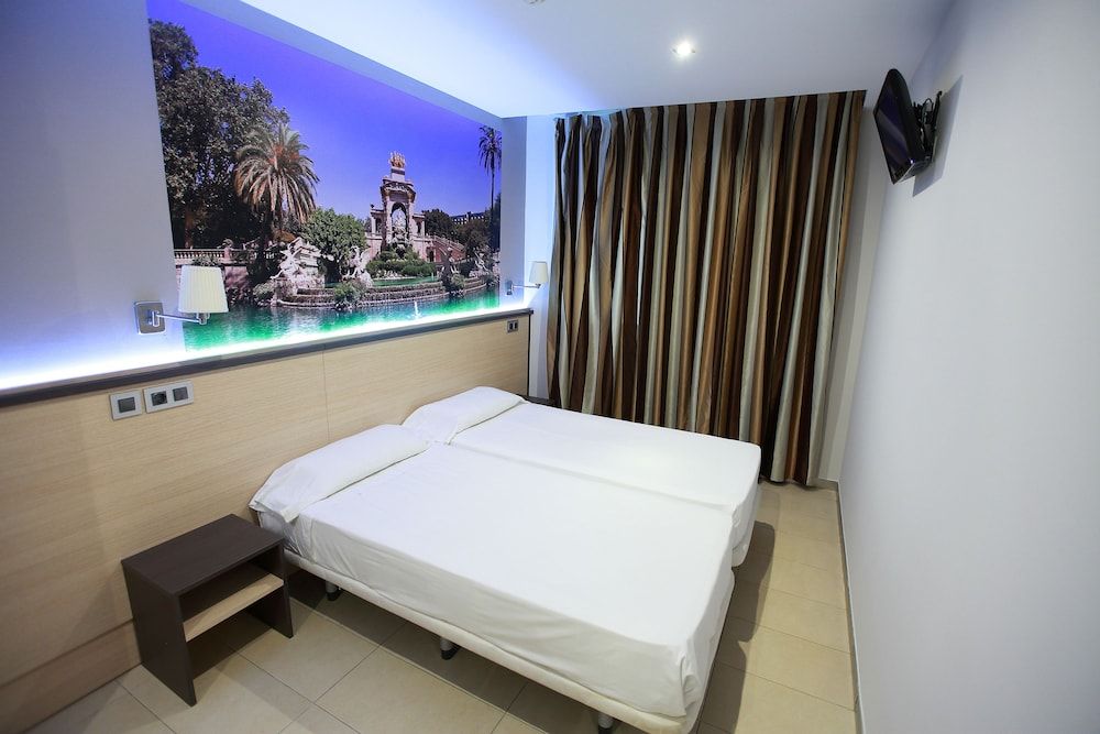 Hostal Las Flores Double or Twin Room 3